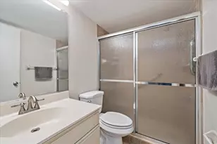 7742 Eagle Creek Dr, Sarasota, FL 34243 - Photo 23
