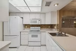 2465 Northside Dr, Clearwater, FL 33761 - Photo 5