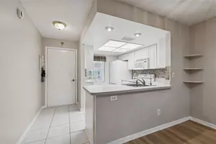 2465 Northside Dr, Clearwater, FL 33761 - Photo 9
