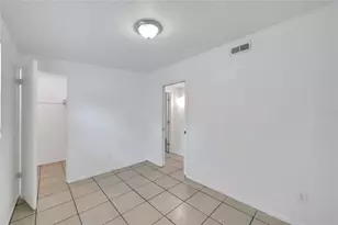 8720 N 48th St, Tampa, FL 33617 - Photo 27