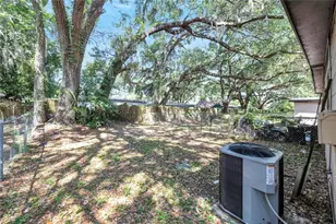 8720 N 48th St, Tampa, FL 33617 - Photo 7