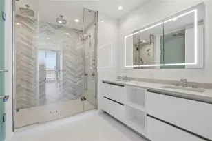 400 Central Ave, Saint Petersburg, FL 33701 - Photo 29