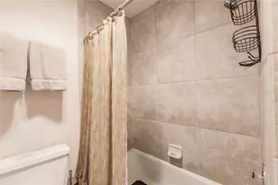 1207 E Peppertree Dr, Sarasota, FL 34242 - Photo 25