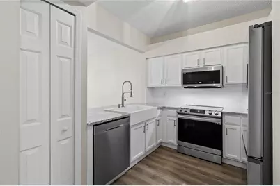 18133 Paradise Point Drive, Tampa, FL 33647 - Photo 9