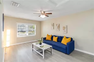 204 Circle Hill Dr, Brandon, FL 33510 - Photo 11