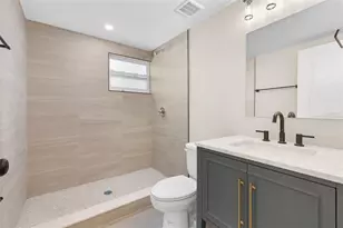 781 31st Ave N, Saint Petersburg, FL 33704 - Photo 5