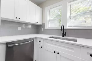 781 31st Ave N, Saint Petersburg, FL 33704 - Photo 9