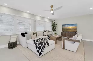 10100 Paradise Blvd, Treasure Island, FL 33706 - Photo 13