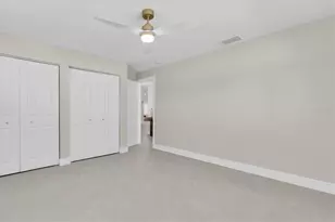 10100 Paradise Blvd, Treasure Island, FL 33706 - Photo 23