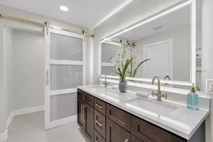 10100 Paradise Blvd, Treasure Island, FL 33706 - Photo 21