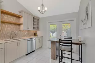 889 Crestridge Cir, Tarpon Springs, FL 34688 - Photo 27