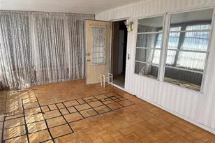 7140 Mt Jupiter Dr NE, Saint Petersburg, FL 33702 - Photo 13