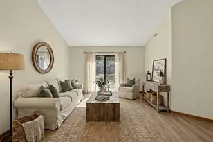 4207 Spring Way Cir, Valrico, FL 33596 - Photo 3