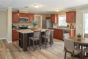 6102 Woodhaven Dr, Lakeland, FL 33811 - Photo 3