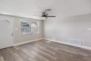 7605 Fox Hollow Dr, Port Richey, FL 34668 - Photo 5