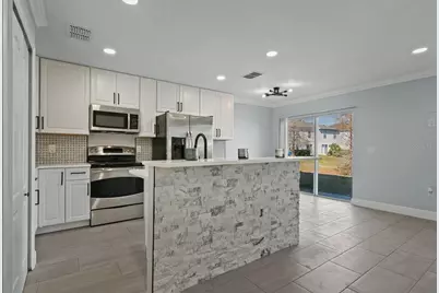 4518 Ashburn Square Drive, Tampa, FL 33610 - Photo 11