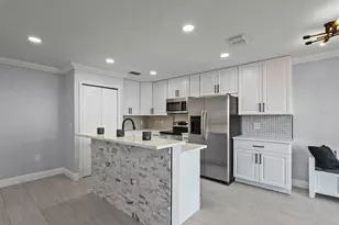 4518 Ashburn Square Dr, Tampa, FL 33610 - Photo 7