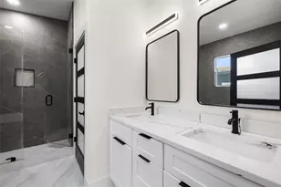 1901 43rd St S, Saint Petersburg, FL 33711 - Photo 11
