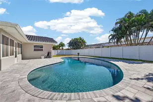 2161 Wateroak Dr N, Clearwater, FL 33764 - Photo 51