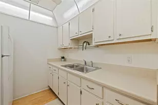 8221 112th St, Seminole, FL 33772 - Photo 15