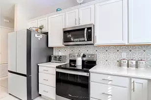 9526 Clarkwild Pl, Seffner, FL 33584 - Photo 7