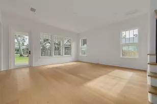 125 24th Ave SE, Saint Petersburg, FL 33705 - Photo 5