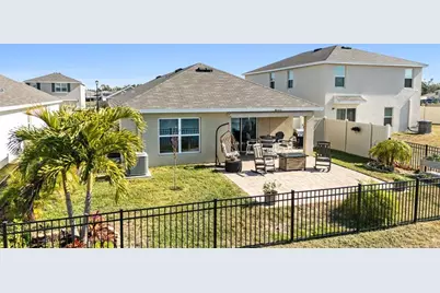 3718 Mannered Gold Avenue, Bradenton, FL 34208 - Photo 3