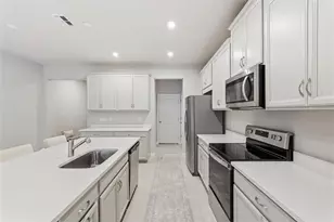 2322 Summerlit St, Lutz, FL 33558 - Photo 9