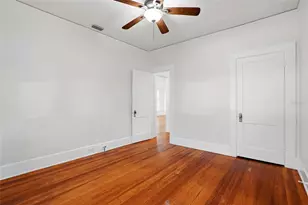 725 8th St N, Saint Petersburg, FL 33701 - Photo 27