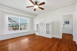 725 8th St N, Saint Petersburg, FL 33701 - Photo 9