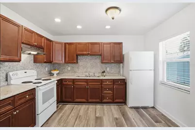 3018 16th Avenue S, Saint Petersburg, FL 33712 - Photo 9
