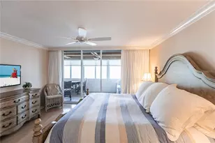 1055 W Peppertree Dr, Sarasota, FL 34242 - Photo 17