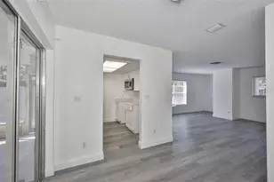 11507 Valencia Dr, Seffner, FL 33584 - Photo 9