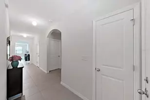 8112 Bilston Village Ln, Gibsonton, FL 33534 - Photo 5