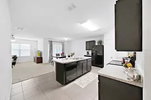 8112 Bilston Village Ln, Gibsonton, FL 33534 - Photo 7