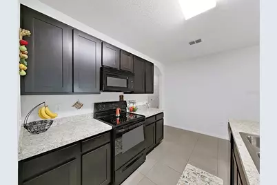 8112 Bilston Village Lane, Gibsonton, FL 33534 - Photo 11