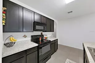 8112 Bilston Village Ln, Gibsonton, FL 33534 - Photo 11