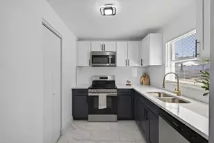 8309 Tupelo Dr, Tampa, FL 33637 - Photo 11