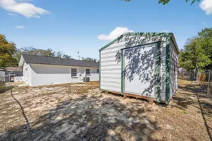 8309 Tupelo Dr, Tampa, FL 33637 - Photo 7