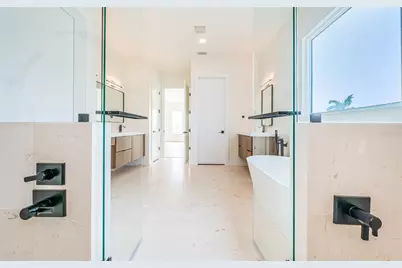 7981 2nd Avenue S, Saint Petersburg, FL 33707 - Photo 17