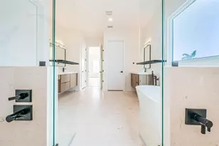 7981 2nd Ave S, Saint Petersburg, FL 33707 - Photo 17