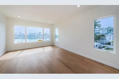 7981 2nd Avenue S, Saint Petersburg, FL 33707 - Photo 13