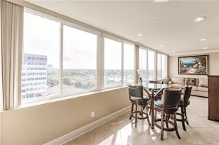 1055 W Peppertree Dr, Sarasota, FL 34242 - Photo 13