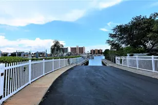 10350 Imperial Point Dr W, Largo, FL 33774 - Photo 29