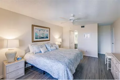 1055 W Peppertree Drive #302AA, Sarasota, FL 34242 - Photo 23