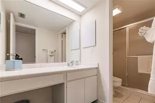 1055 W Peppertree Dr, Sarasota, FL 34242 - Photo 17