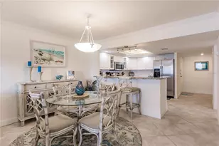 1055 W Peppertree Dr, Sarasota, FL 34242 - Photo 11