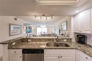 1055 W Peppertree Dr, Sarasota, FL 34242 - Photo 7