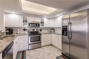 1055 W Peppertree Dr, Sarasota, FL 34242 - Photo 5