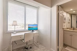 1055 W Peppertree Dr, Sarasota, FL 34242 - Photo 23